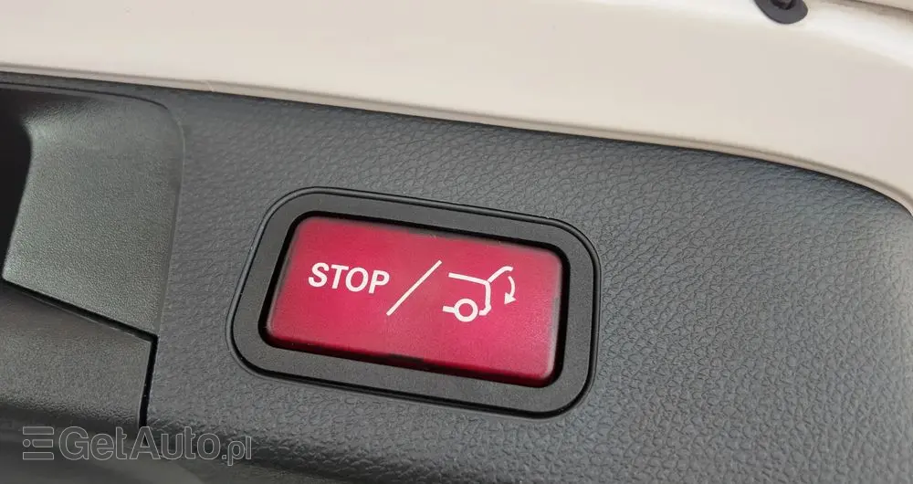 MERCEDES-BENZ Klasa C 200 7G-TRONIC