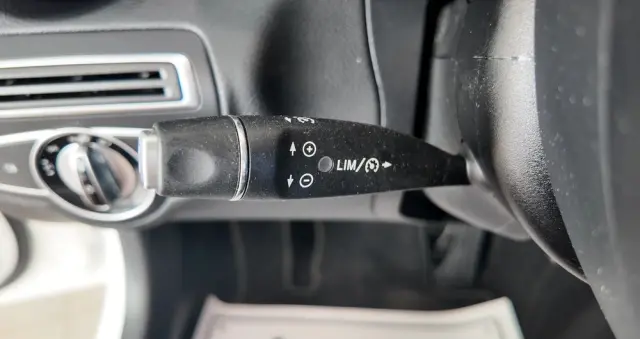 MERCEDES-BENZ Klasa C 200 7G-TRONIC