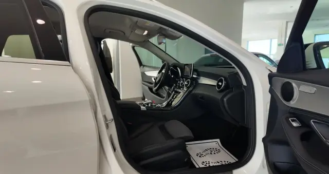 MERCEDES-BENZ Klasa C 200 7G-TRONIC