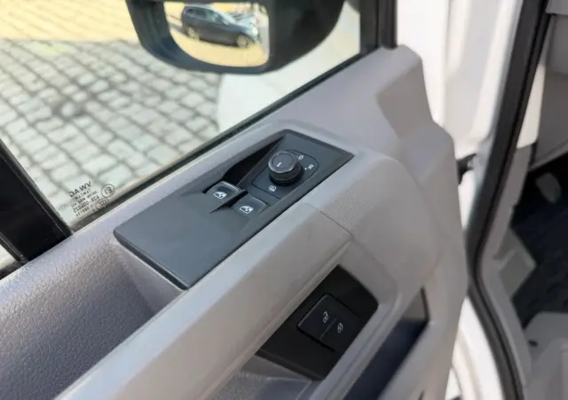 VOLKSWAGEN Crafter 2.0 TDI 177 KM Brygadówka 5 osobowa L4H2 
