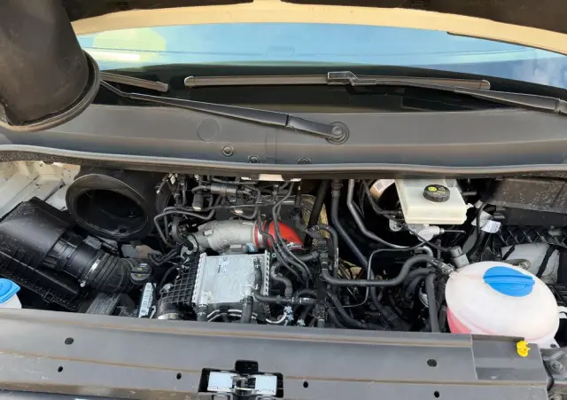 VOLKSWAGEN Crafter 2.0 TDI 177 KM Brygadówka 5 osobowa L4H2 