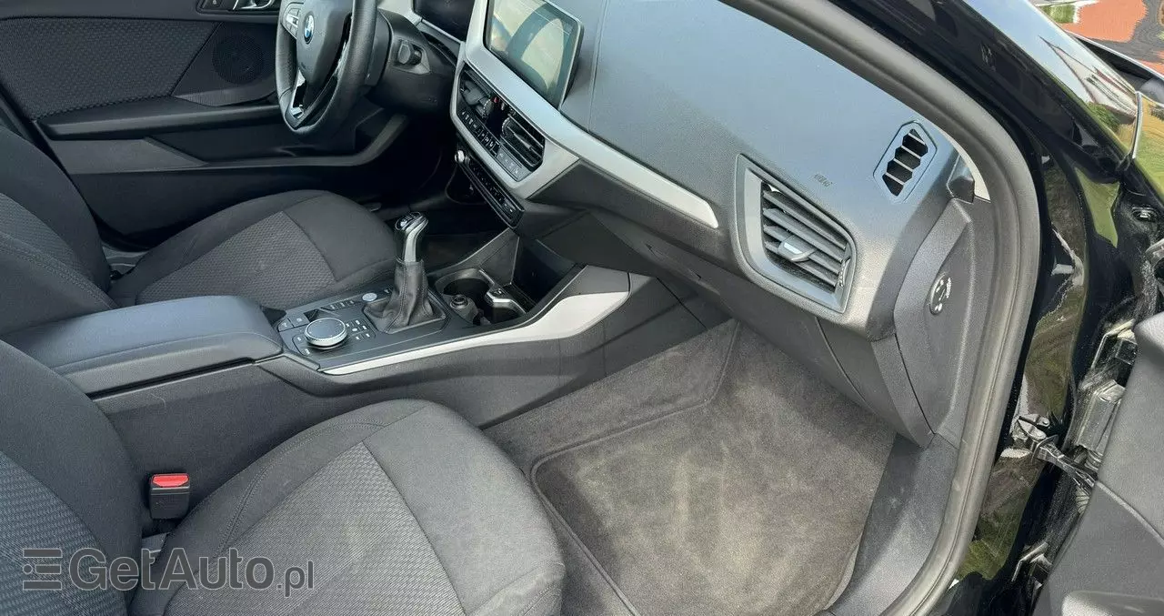 BMW Seria 1 118i Advantage