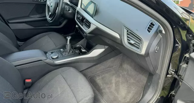 BMW Seria 1 118i Advantage