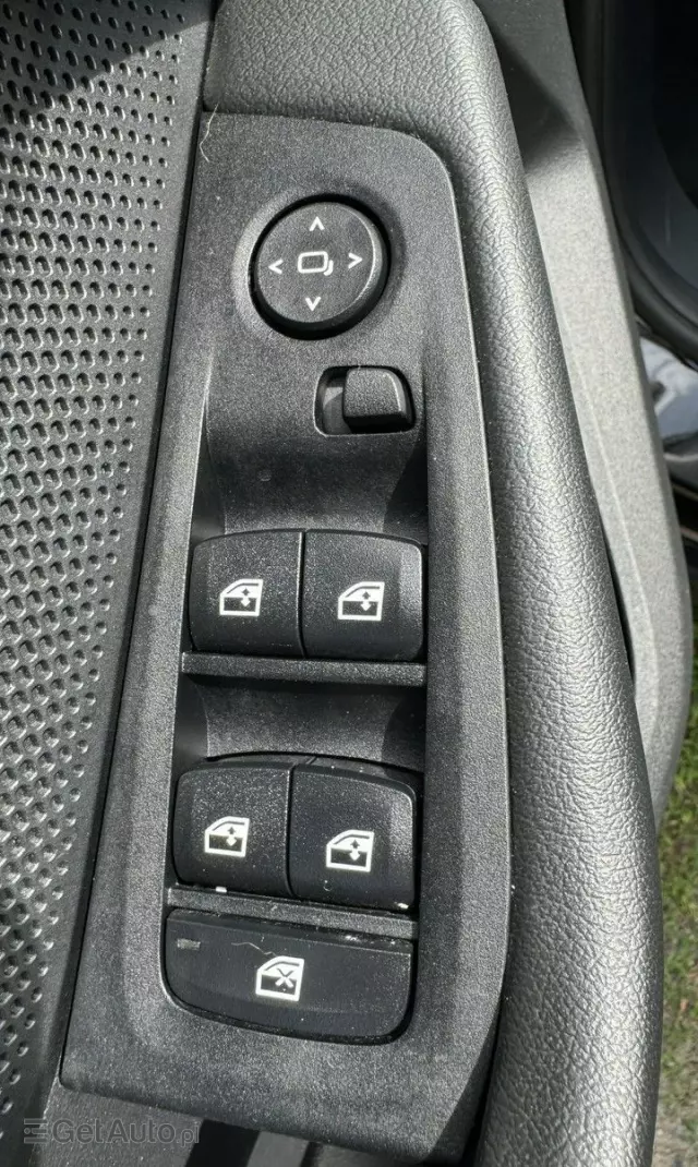 BMW Seria 1 118i Advantage