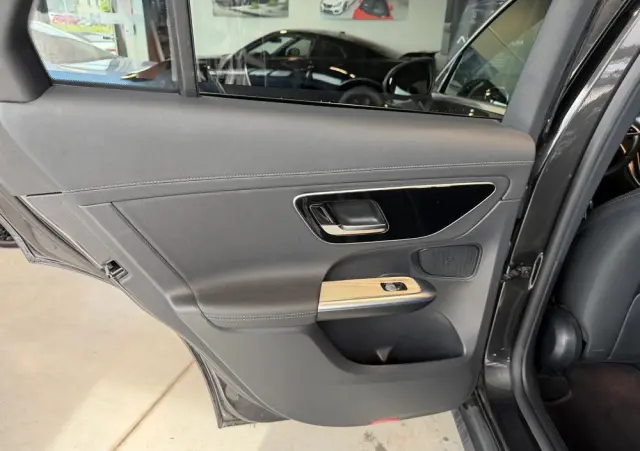 MERCEDES-BENZ GLC 200 mHEV 4-Matic AMG Line