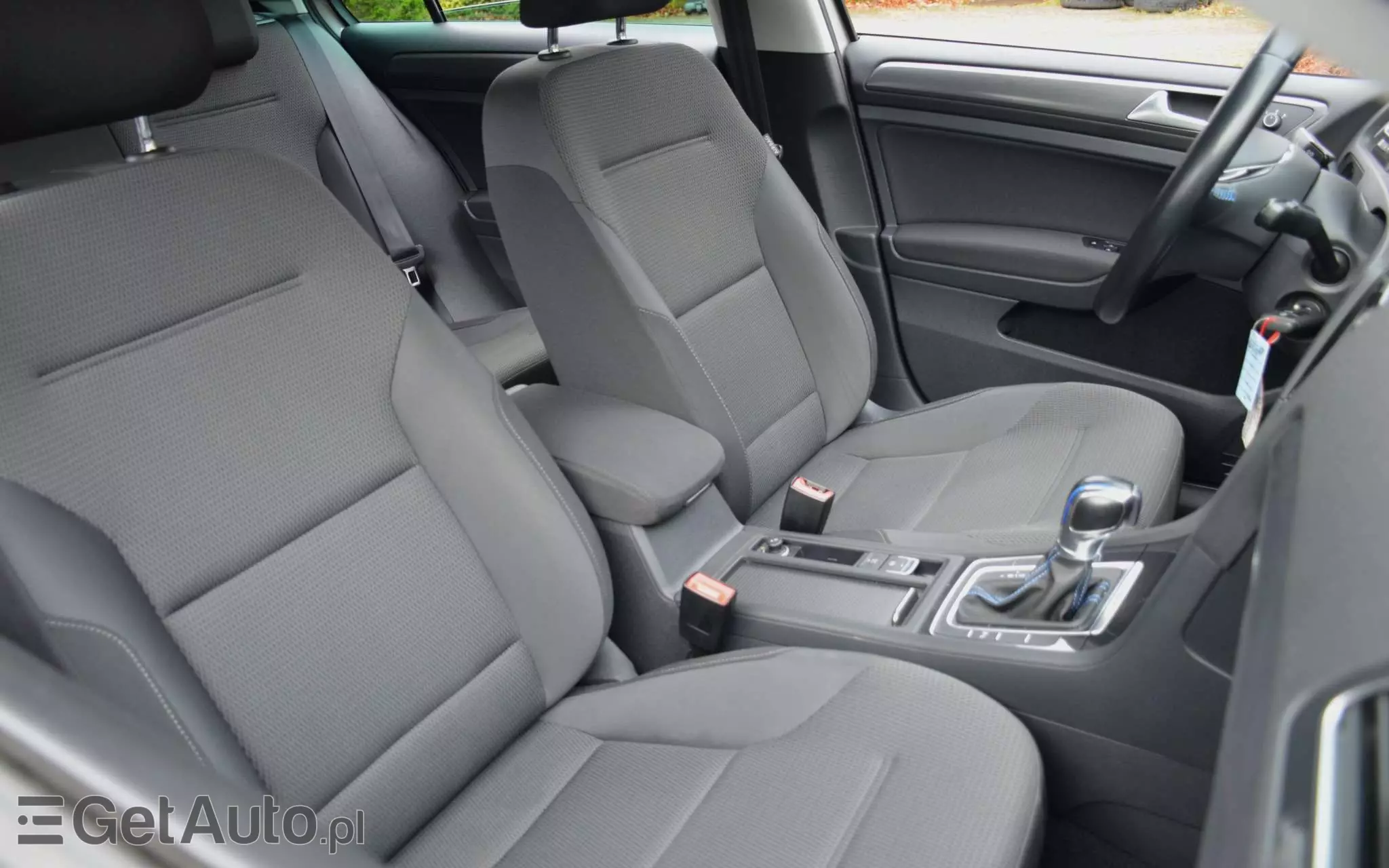 VOLKSWAGEN Golf E-Golf