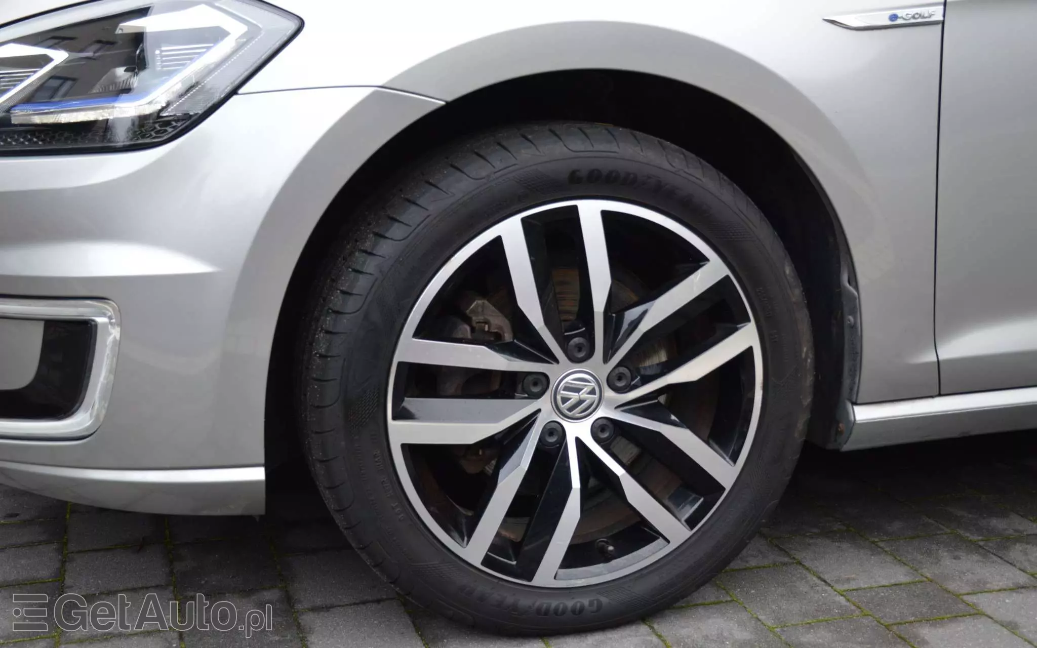 VOLKSWAGEN Golf E-Golf