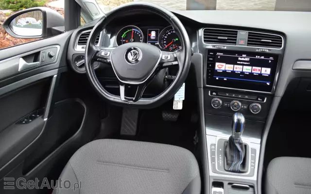 VOLKSWAGEN Golf E-Golf