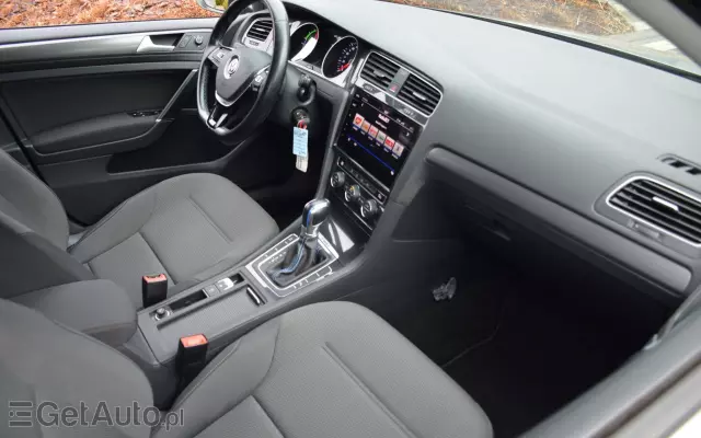 VOLKSWAGEN Golf E-Golf