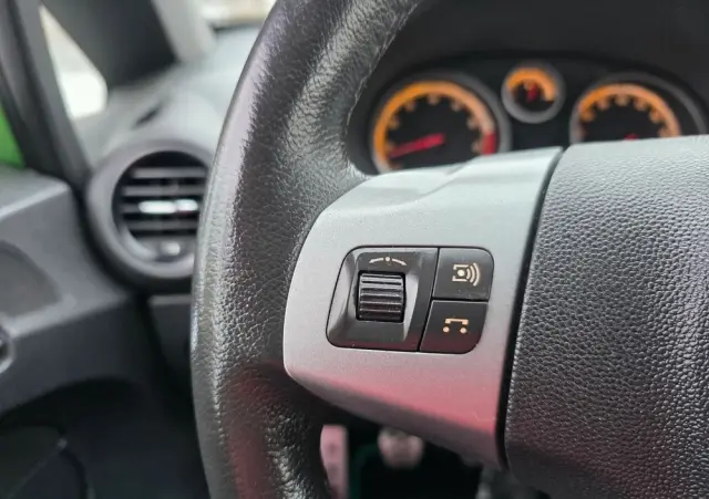 OPEL Corsa 1.4 16V Limited Edition