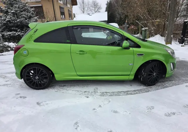 OPEL Corsa 1.4 16V Limited Edition