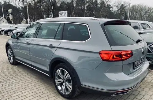 VOLKSWAGEN Passat Alltrack 