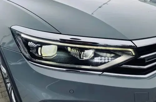 VOLKSWAGEN Passat Alltrack 