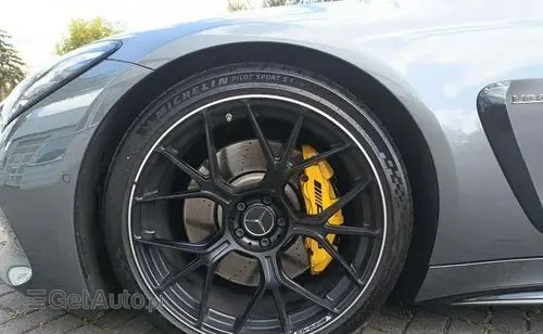 MERCEDES-BENZ AMG GT 