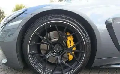 MERCEDES-BENZ AMG GT 