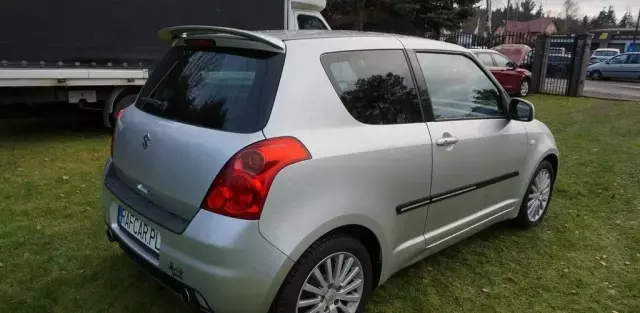 SUZUKI Swift 