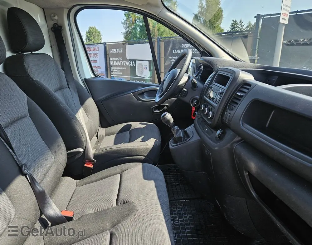 RENAULT Trafic 