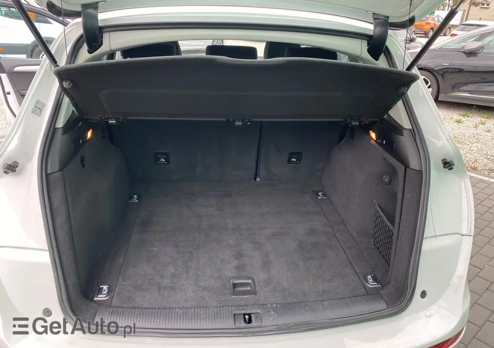 AUDI Q5 2.0 TDI Quattro (clean diesel)