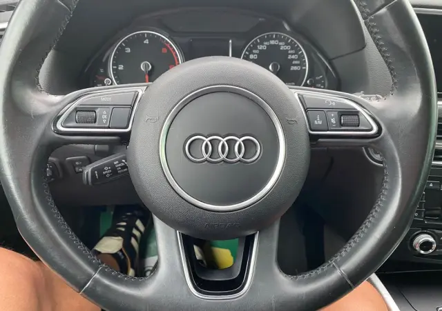 AUDI Q5 2.0 TDI Quattro (clean diesel)