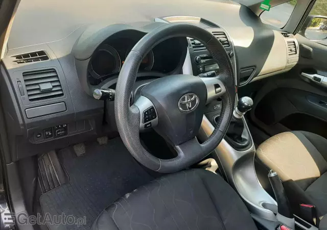 TOYOTA Auris 1.33 Dual-VVT-i