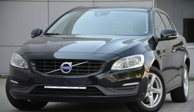 VOLVO V60 