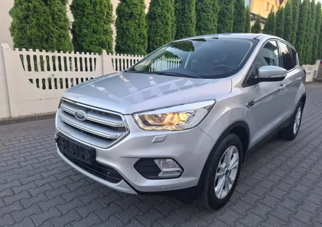 FORD Kuga 2.0 TDCi 2x4 Black & Silver