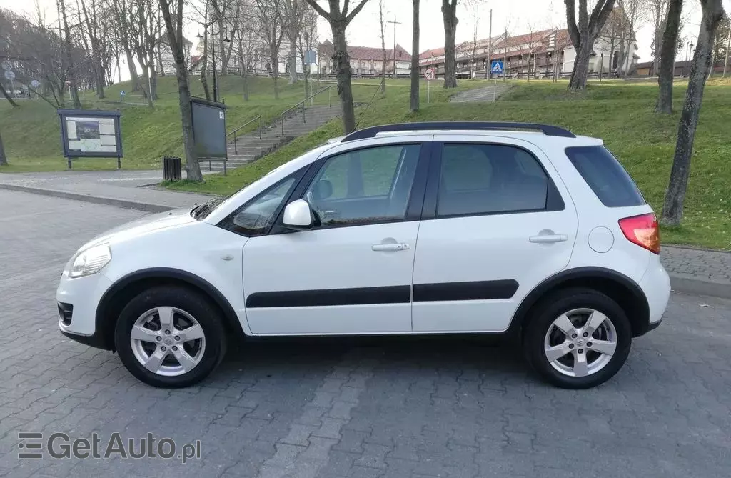 SUZUKI Sx4 