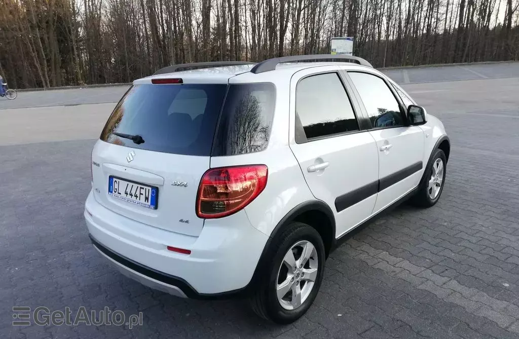 SUZUKI Sx4 