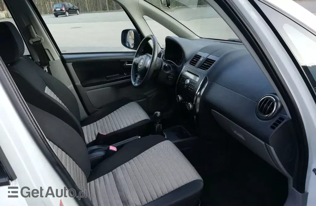 SUZUKI Sx4 