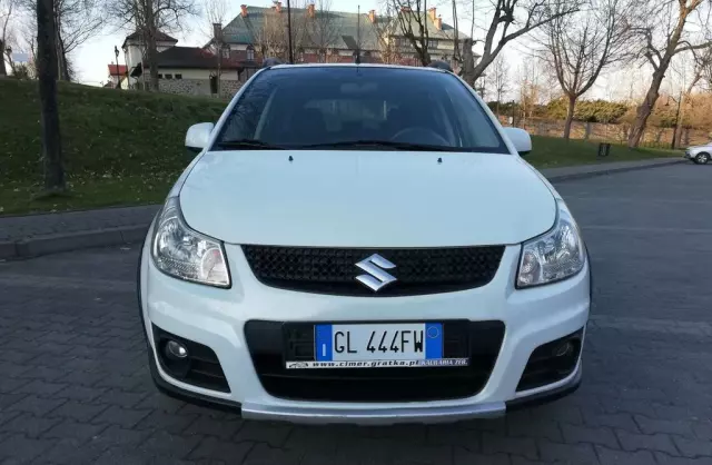 SUZUKI Sx4 