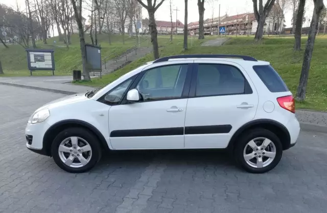 SUZUKI Sx4 