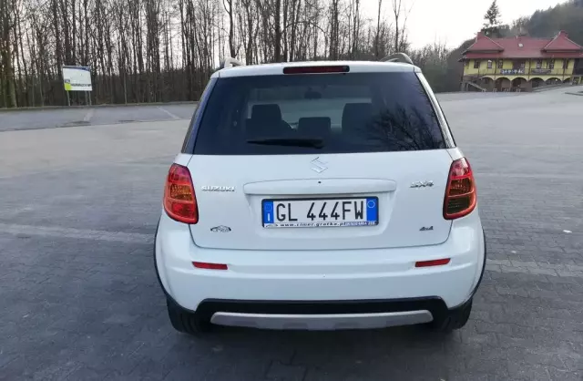 SUZUKI Sx4 