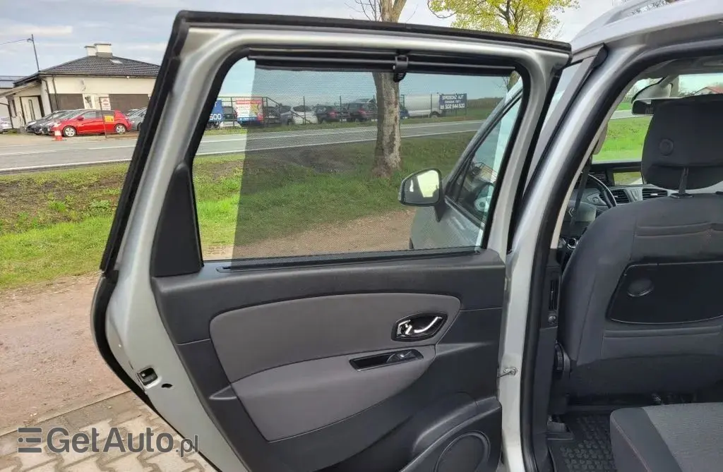 RENAULT Grand Scenic 