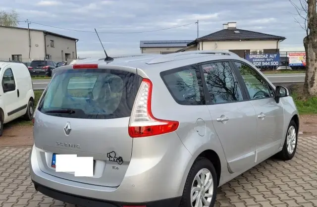 RENAULT Grand Scenic 