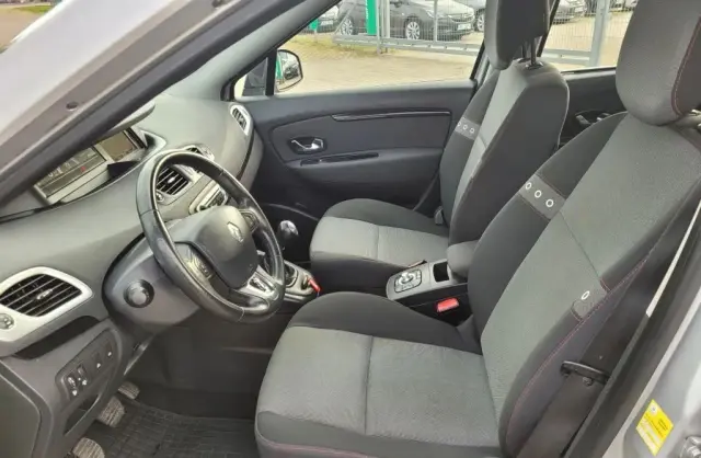 RENAULT Grand Scenic 