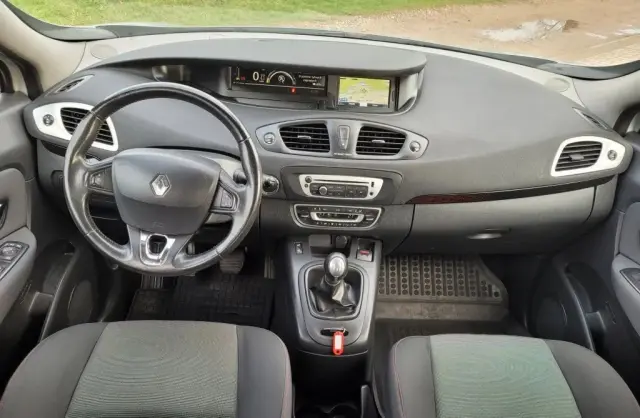 RENAULT Grand Scenic 
