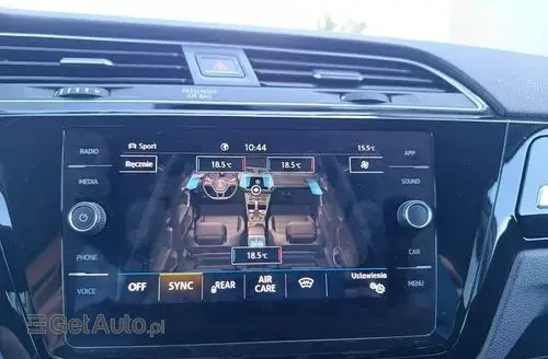 VOLKSWAGEN Touran 