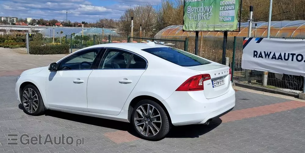 VOLVO S60 D3 Drive-E Dynamic Edition (Kinetic)