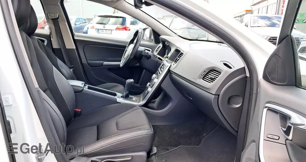 VOLVO S60 D3 Drive-E Dynamic Edition (Kinetic)