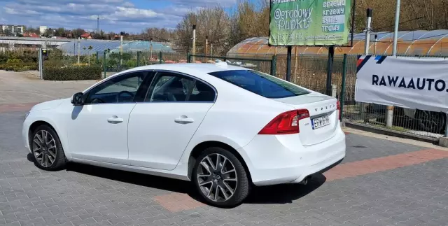 VOLVO S60 D3 Drive-E Dynamic Edition (Kinetic)