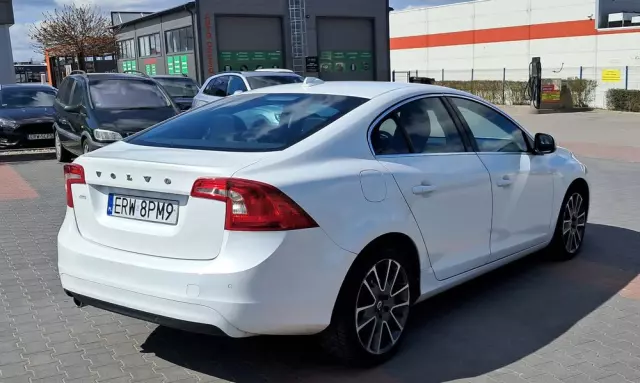 VOLVO S60 D3 Drive-E Dynamic Edition (Kinetic)