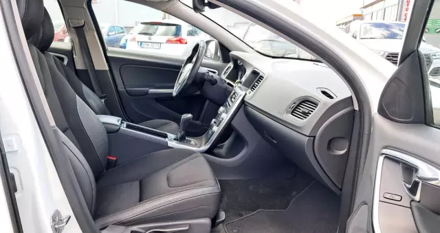 VOLVO S60 D3 Drive-E Dynamic Edition (Kinetic)