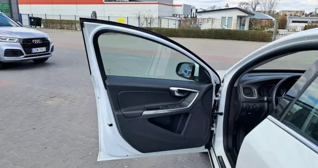 VOLVO S60 D3 Drive-E Dynamic Edition (Kinetic)