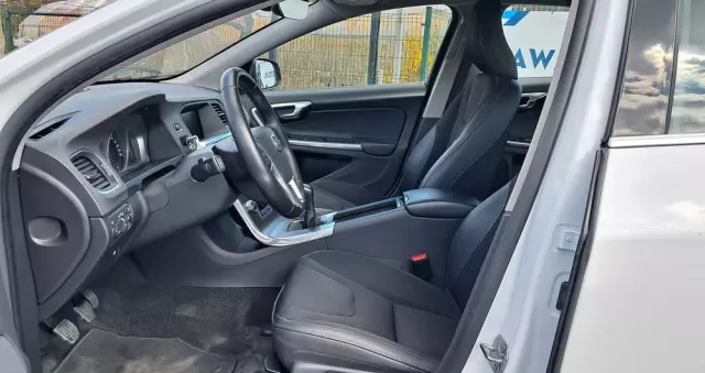 VOLVO S60 D3 Drive-E Dynamic Edition (Kinetic)