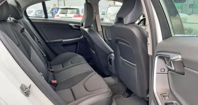 VOLVO S60 D3 Drive-E Dynamic Edition (Kinetic)