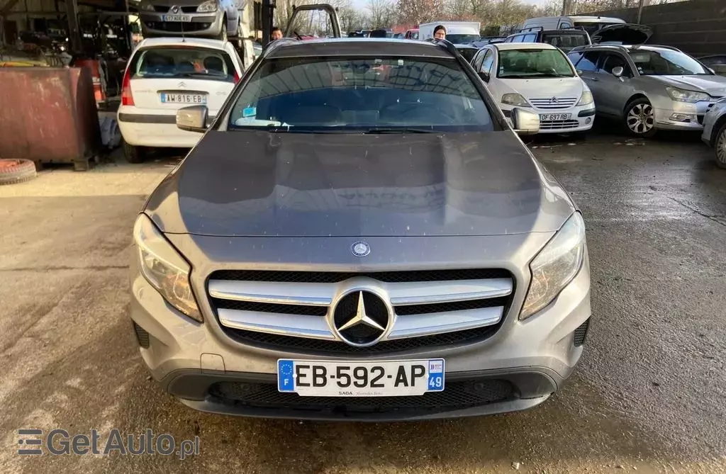 MERCEDES-BENZ GLA 