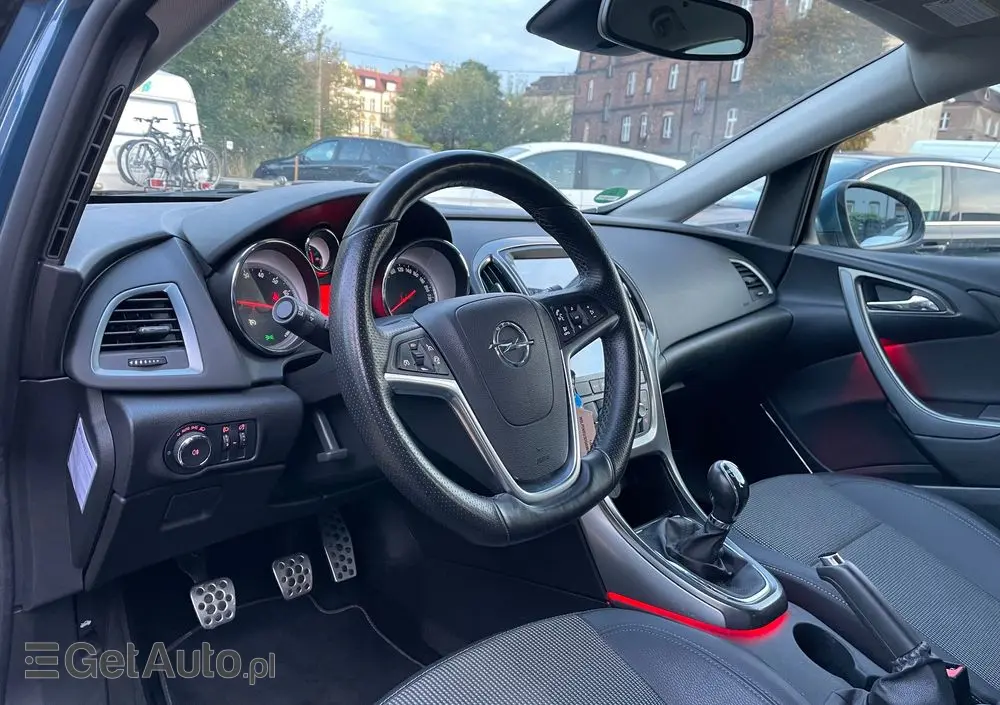 OPEL Astra 1.4 Turbo Edition