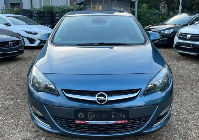 OPEL Astra 1.4 Turbo Edition