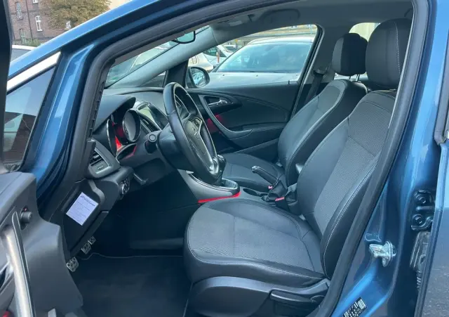 OPEL Astra 1.4 Turbo Edition
