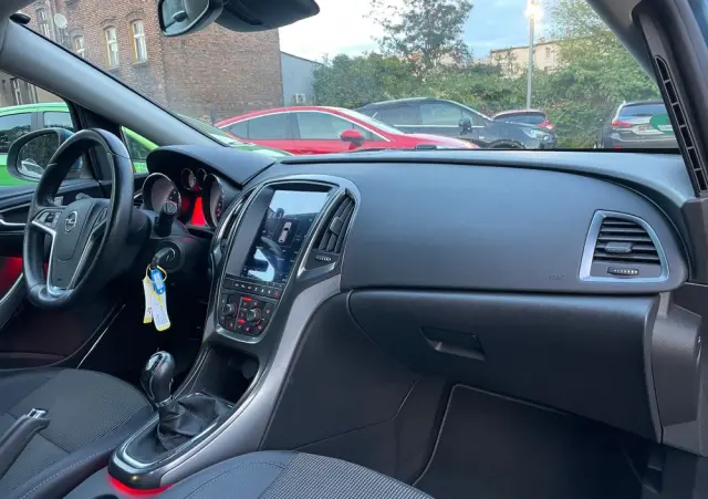 OPEL Astra 1.4 Turbo Edition